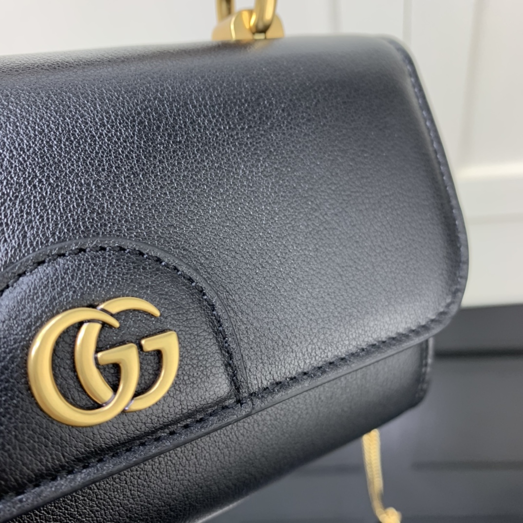 Gucci Satchel Bags